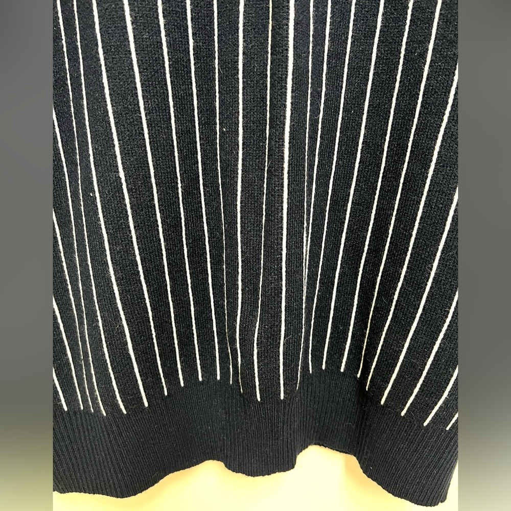 Forever 21 Women's Navy Blue White Stripes V Neck Cardigan 5 Buttons Size S - Picture 11 of 11